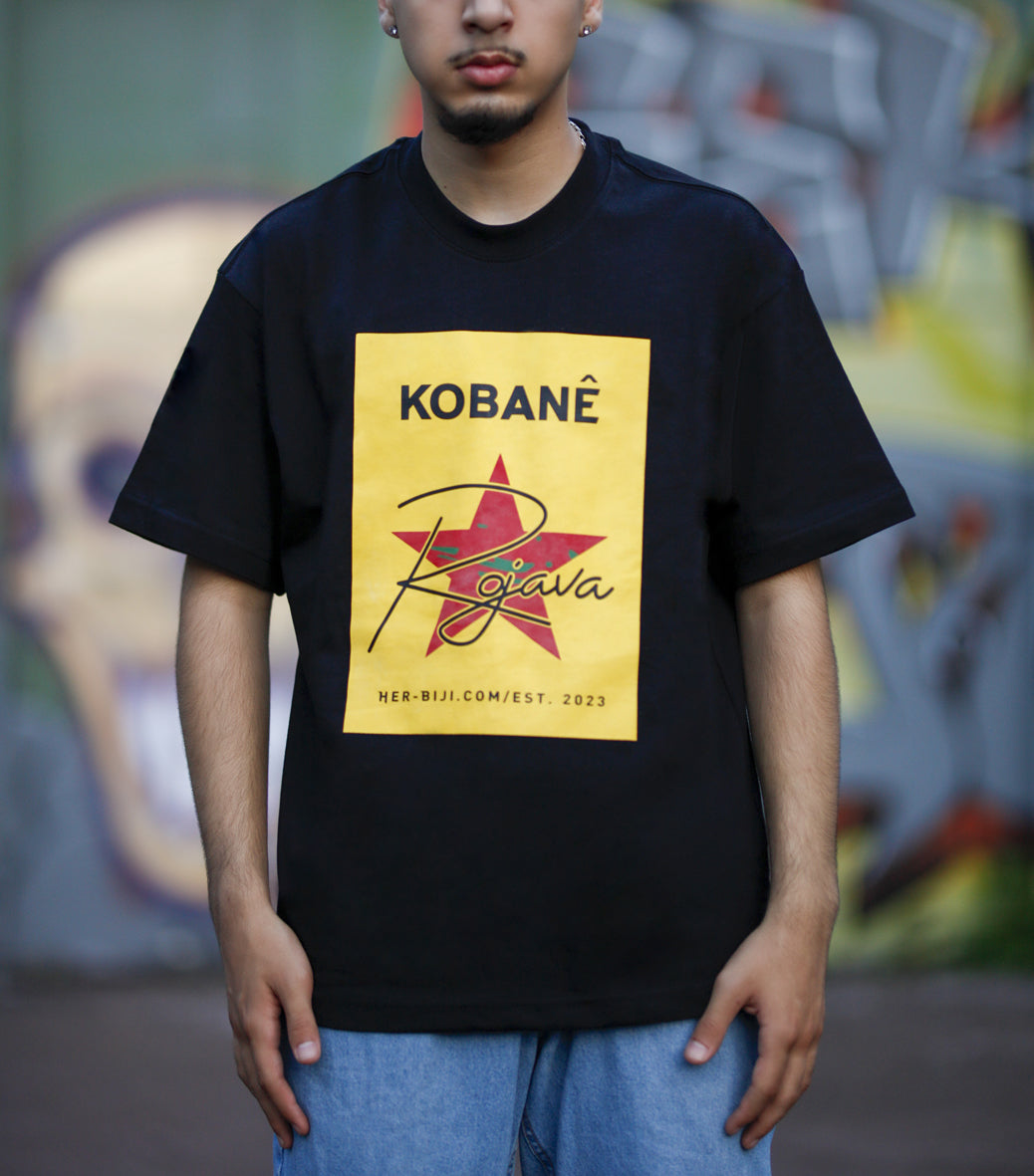 Oversized T-Shirts "KOBANÊ" in Schwarz